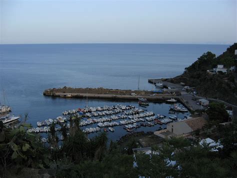 Rispondi con il tuo commento annulla risposta. Ustica, Palermo, Sicily | Natural landmarks, Favorite ...
