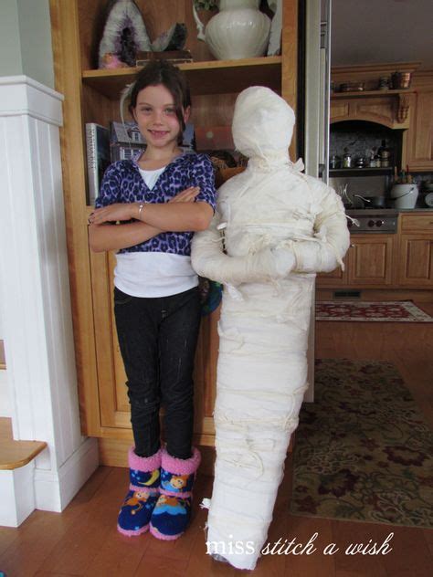 Life Sized Mummy Instructions Duct Tape Version With Images Halloween Crafts Decorations