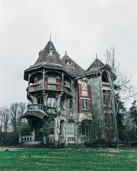 Magnificent Mansion Abandoned In France Old Abandoned Houses Abandoned Places Abandoned Houses