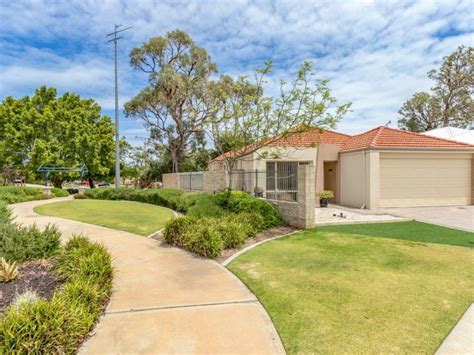 No house or building is quick to give up its secrets. Unit 31/27 Meadow Springs Drive, Meadow Springs, 6210 ...