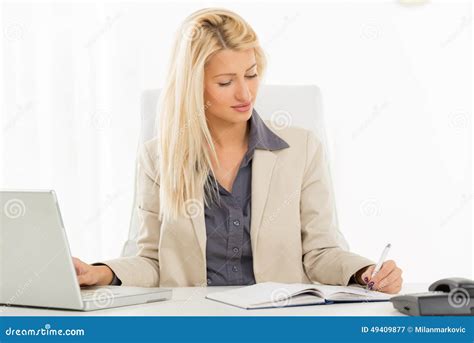Left Handed Businesswoman Stock Image Image Of Business 49409877