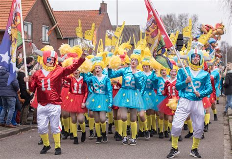Kroegtijgers Grote Winnaar Van Eerste Carnavalsoptocht In Twente