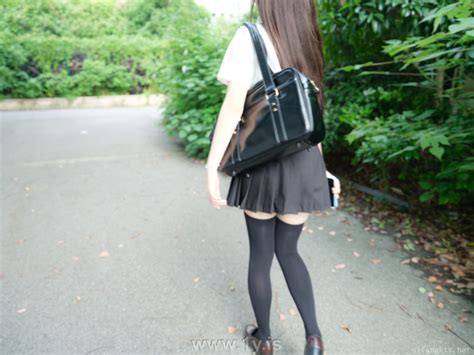 Xiaoen：the Tender Girl In Black Stockings Outdoor Exposure 1y Beauties