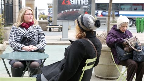 Moving Past Gender Barriers to Negotiate a Raise - The New York Times