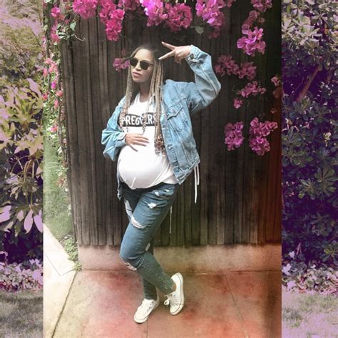 Laid Back Look From Beyonces Pregnancy Fashion With Twins E News