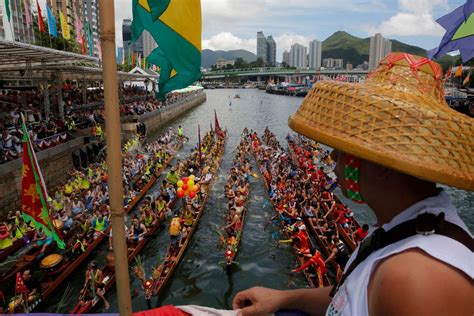 The dragon boat festival (端午节 or duānwǔjié in pīnyīn) is an official public holiday in mainland china. Chinese take to the seas in annual dragon boat races