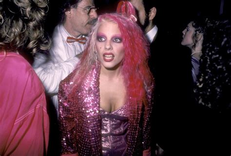 35 Iconic Photos From The First Mtv Vmas In 1984 Gallery