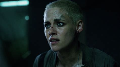 Kristen Stewarts Fears Actually Attracted Her To Star In Underwater
