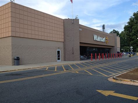 Robson 'rob' walton owns a total of 2,615,810 walmart shares, representing 0.09% of the company's total. Alabama man awarded $7.5 million from Walmart after ...