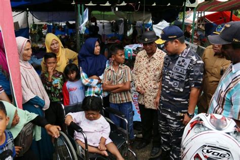 Ia juga mendorong agar pemerintah dapat menetapkan bencana gempa donggala yang berkekuatan 7,4 skala richter ditetapkan sebagai bencana nasional. Pangarmabar Sumbang Korban Bencana Gempa Aceh ...