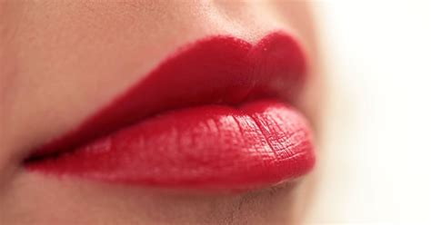 The Simple Steps That Create The Perfect Red Lip Every Time Huffpost