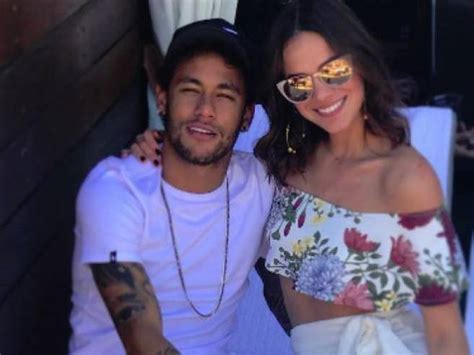 Neymar ha lasciato la fidanzata Bruna per motivi politici? - Corriere.it