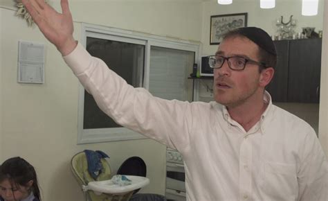 כל הכתבות של יאיר שרקי, mako. N12 - שאלת העבודה וההתבדלות מהחילונים: החברה החרדית - תיעוד...