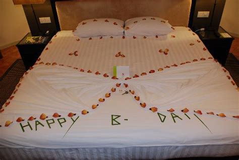 The most common wife bday gift material is ceramic. Birthday Gift Ideas: Romantic Birthday Ideas