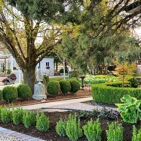 In the five years since she and her videographer/husband aaron started making garden answer advice videos, laura has collected a social media following of more than 5 million people. Pin on Laura LeBoutillier....Garden Answer