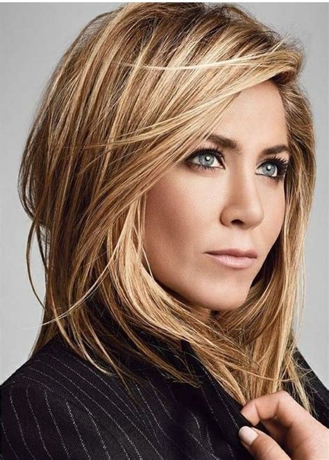 Jennifer aniston has for a long period been seen as a role model to many women as far as hairstyles are concerned. Jennifer Aniston | Cool blonde hair, Blonde hair with ...