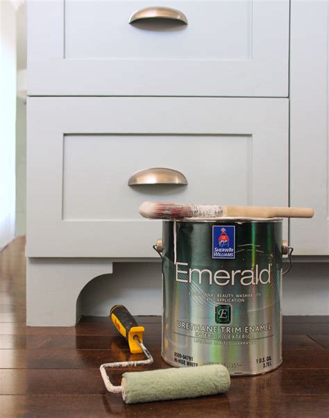 Emerald urethane is user friendly and is readily i was planning a cabinet project (unfinished wood) using emerald urethane and an hvlp gun. Sherwin Williams Pro Classic Paint Review | Tyres2c