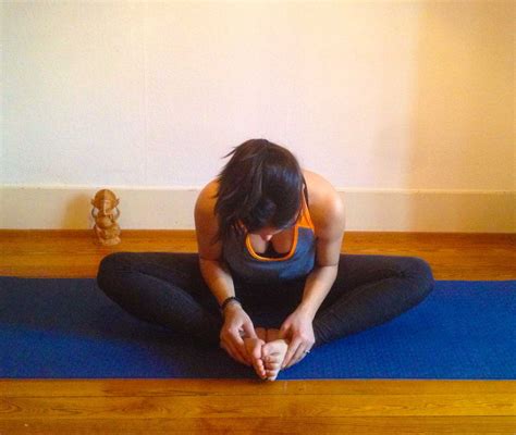 Butterfly pose is one of the most accessible forward folds in the yin yoga practice. Yin Yoga: Spleen Meridian Poses - Myoga Studio Lausanne
