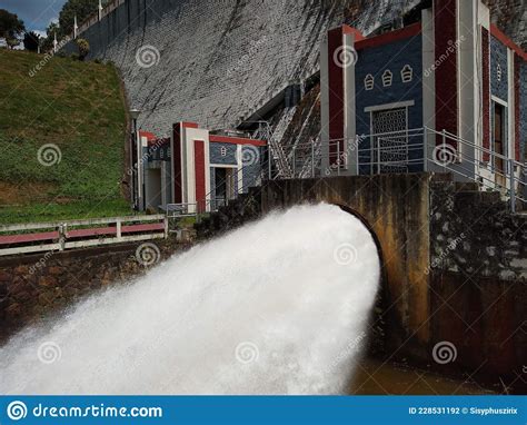 Neyyar Dam Shutter Is A Gravity Dam On The Neyyar River In