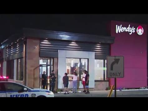 Wendys Worker In Brooklyn Stabs Another Employee In The Chest Nypd