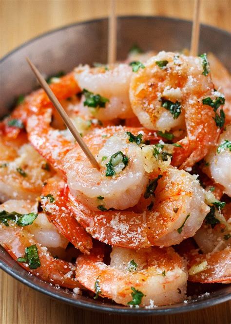 Rinse in cold water, drain, and pat dry with paper towels. Garlicky Parmesan Shrimp Recipe — Eatwell101
