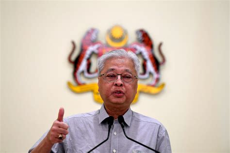 Sila susun dokumen permohonan seperti berikut: Warga asing dibenar lanjut pas lawatan sosial tamat tempoh ...