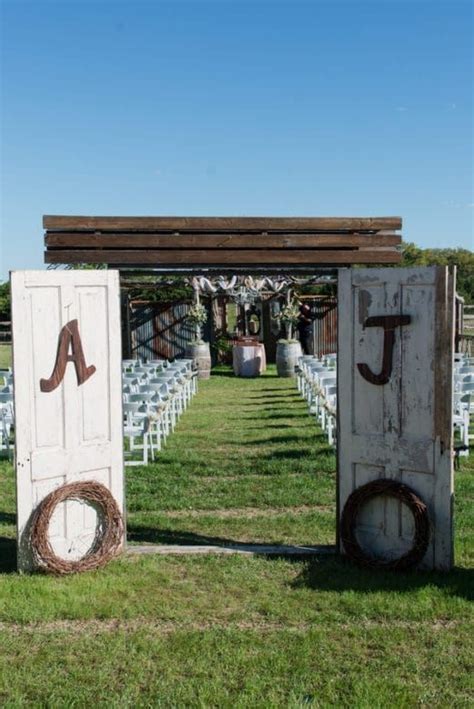 16 Rustic Country Wedding Ideas To Shine In 2020