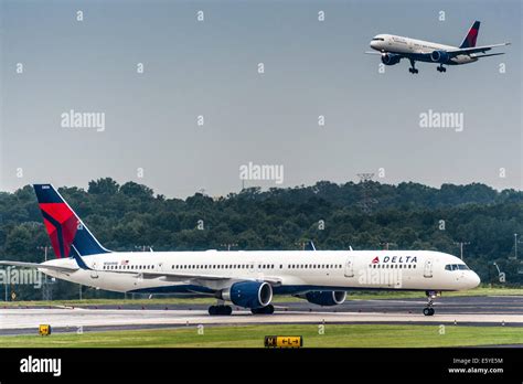 Delta Airlines Jets Arriving And Departing At Hartsfield Jackson