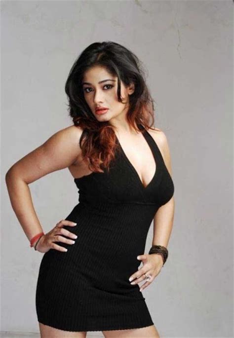 Kiran Rathod Big Boobs Hanging Deep Cleavage At Latest Photoshoot Black Wide Open Gown Welcomenri