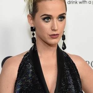 Fishnets Wearing Katy Perry On The Red Carpet Celeb Nudes Celeb