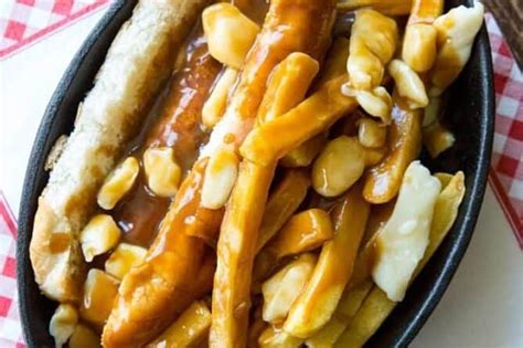 How To Make Poutine Hot Dogs The Kitchen Magpie