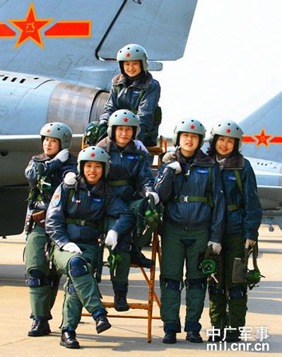驻华武官参观我飞豹部队 6名女战机飞行员成军新浪军事新浪网