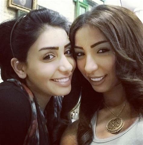 جاسم النبهان، أسمهان توفيق، زهرة الخرجي، أمل عباس، فؤاد علي،هيا عبد السلام: Photos Hanadi Kandari هنادي الكندري