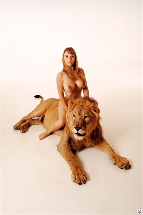 Vintage Naked Woman With Lion Xooly