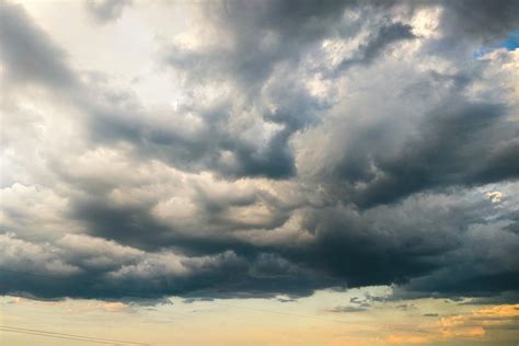 Gray Clouds On Overcast Sky · Free Stock Photo