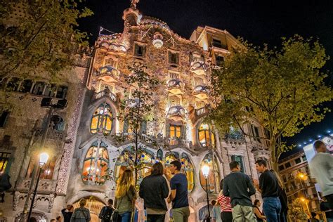 Compra entradas para casa batlló sin colas, ahorra tiempo visitando esta casa diseñada por gaudí y patrimonio de la humanidad. Blog The legend of the Casa Batlló
