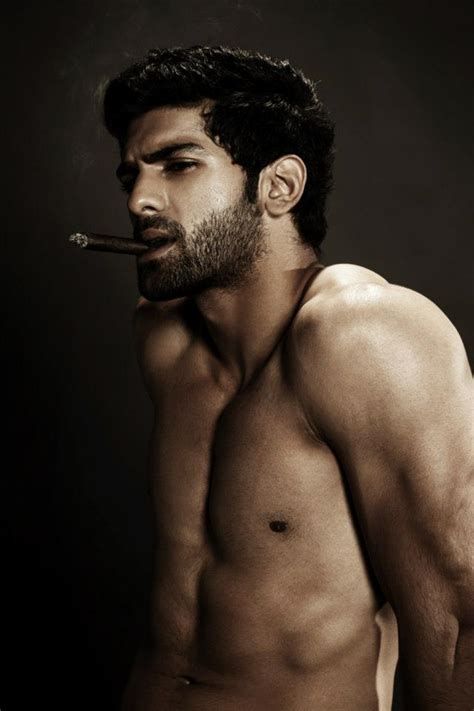 Hot Body Shirtless Indian Bollywood Model And Actor Taaha Shah