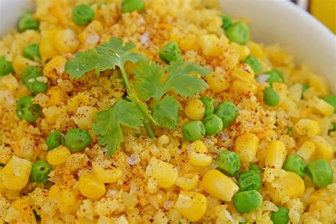Topped with thyme and feta cheese, it's simply delicious! Mexican Cauliflower Rice Recipe | Cheesy Cauliflower Rice