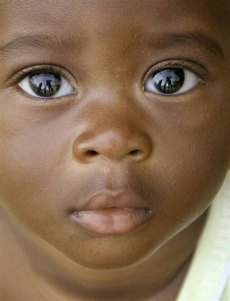 Afrika para este precioso niño Beautiful Black Babies Beautiful Eyes Beautiful People