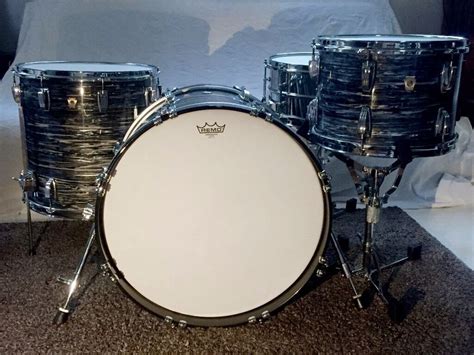 Ludwig Classic Maple 2015 Vintage Black Oyster Pearl Drum Set