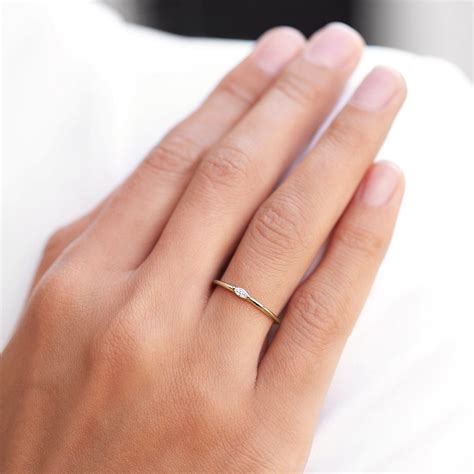 Minimalist Diamond Ring In Yellow Gold Klenota