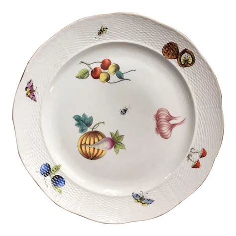 19th Century Continental Porcelain Plate In The Manner Of Herend Market