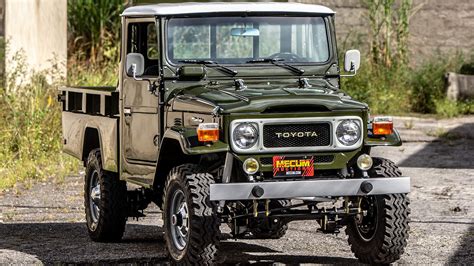 The Perfect Land Cruiser This Is A 1983 Toyota Fj45 Land Cruiser Pickup
