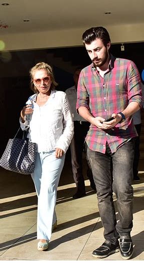 Gözaltına alınan gazeteci Nazlı Ilıcak İstanbul'a getirildi