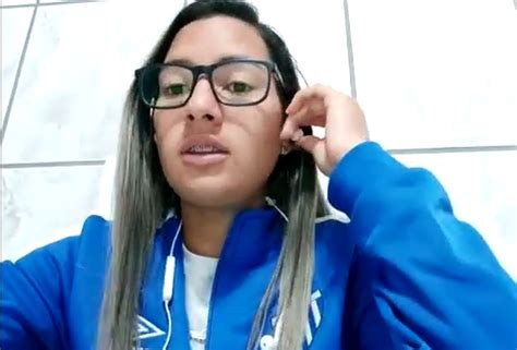 Artilheira do Brasileiro Fabíola Sandoval se surpreende fama e