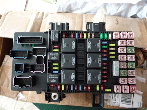 2003 2006 Ford Expedition Lincoln Navigator Fuse Box Core Exchange