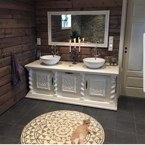 Because these are the areas in the house that often create the most traffic, you will want. Lovely bathroom cabinet painted in Vintro Chalk Paint ...