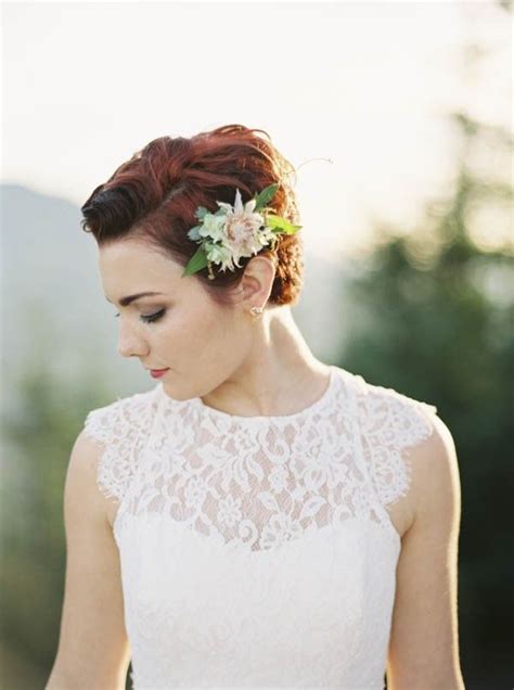 You will look beautiful even though you sport the short cut in the wedding ceremony and reception. Pacific Northwest Wedding Inspiration at Rattlesnake Ledge | Junebug Weddings | Short wedding ...
