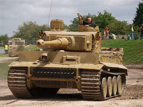 装甲車 戦車 タンク