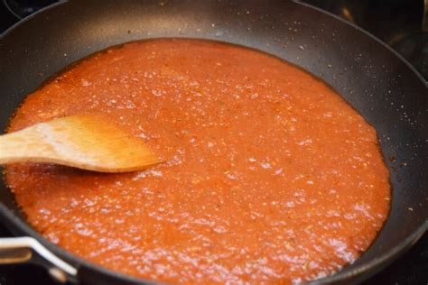 The beloved classic tomato pasta dish with a little twist to make it ultra creamy and delicious. Zoodles in Creamy Tomato Sauce | The TipToe Fairy
